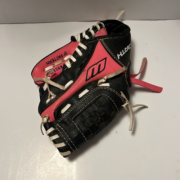 9” worth pink and black baseball glove - Picture 2 of 6